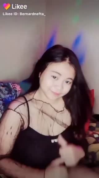 Bokep Indo 2179 kena gilir di ruang tamu bikin sange