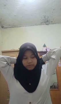 Ayang cantik jilbab – sange berat di kamar mandi tanpa sensor