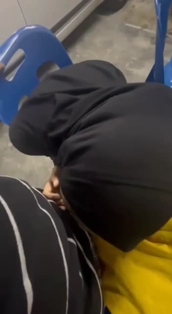 Nadila Hijab Kolpri – goyang di warnet bikin sange