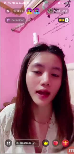 Bokep Indo Anggi-7 nungging di rumah kosong