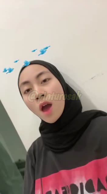 Live Show Talent Vina – sange berat di kamar kos