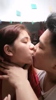 Bokep Indo Kasih sayang Adek kakak striptis di warnet sambil live