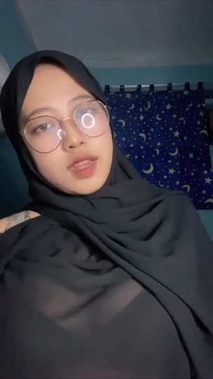 Hijab towbrut doggy di kamar mandi