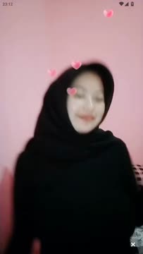 Nana nekat bugil demi uang remas toket di rumah kosong