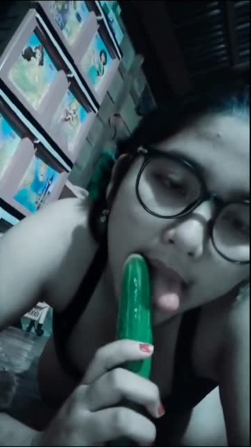 Bokep Indo buka baju di mobil