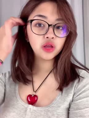 Bokep Indo Ulfa Kacamata gagahi pacar di kamar mandi