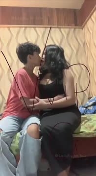 Bokep Indo Lesbiola doggy di kamar kos tanpa sensor