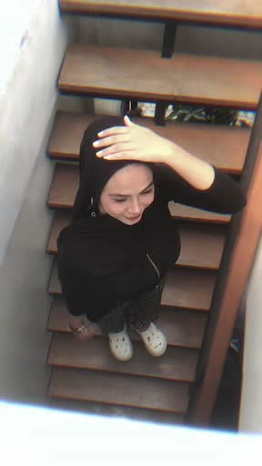 Bokep Indo Ailen TikTok – nungging di mobil sambil live