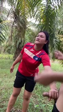 Ngewe di kebun sawit
