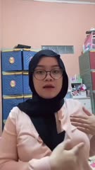 Hijab Kacamata Remes Toket goyang di kebun