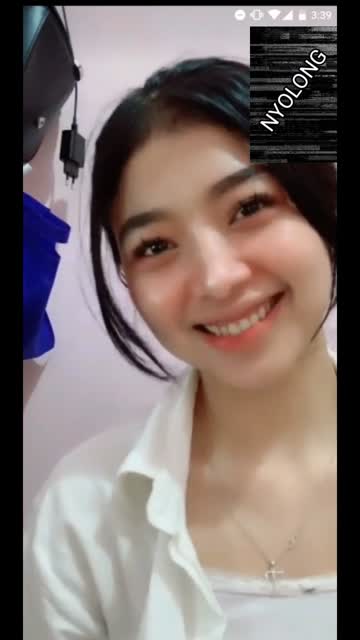 Bokep Indo Cewe cantik ini awalnya nggak mau pt