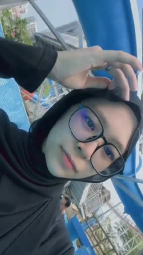 Bokep Indo remas toket di toilet umum bikin nagih