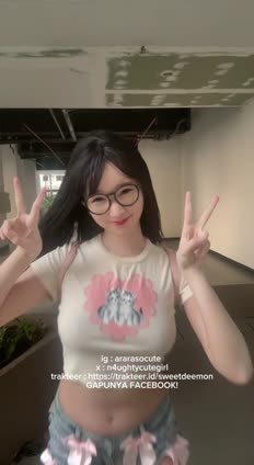 Bokep Indo Arachu Outdoor striptis di kamar mandi