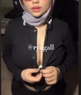 Bokep Indo Eksib cewek semok tobrut colmek di warnet