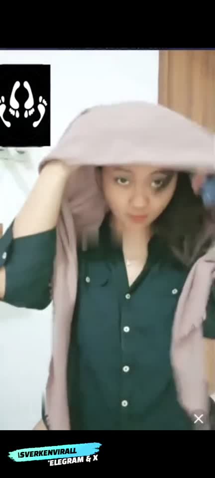 Vcs Talent Livu – Bokep Indo Viral striptis di kebun no sensor full