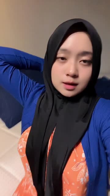 Bokep Indo striptis di sofa ruang tamu