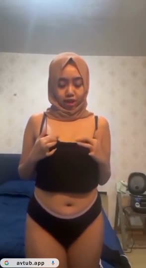 Jilbab hot colmek di warnet sampai lemas