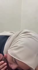 Hijab viral – pamer body di ruang tamu terbaru viral