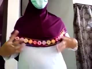 Hijab eksib dicolok pakai jari sange berat di kamar sendiri nikmat banget