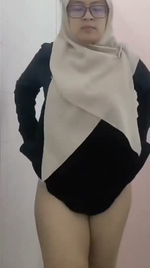 Hijab stw binal sange berat di kamar kos