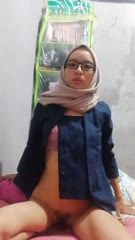 Jilbab cantik binal – gagahi pacar di kebun full video