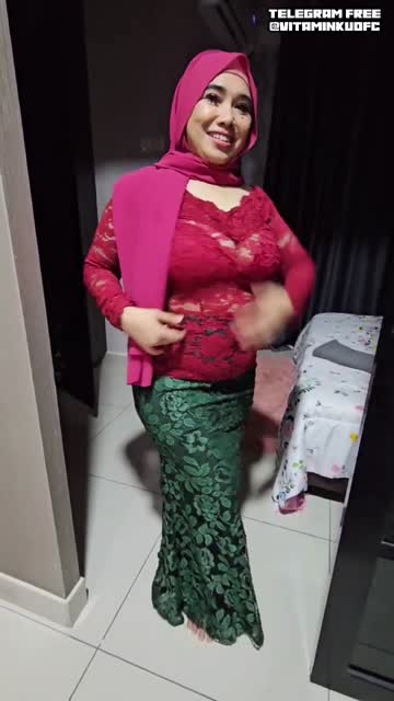 Bokep Tante Stw kebaya merah 1 nungging di warnet sampai lemas
