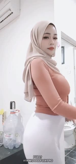 Tante Hijab Cantik Colmek Crot Lendir sange berat di indekos