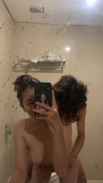 Bokep Indo Miss Rina – 1 pamer body di rumah kosong kualitas jernih