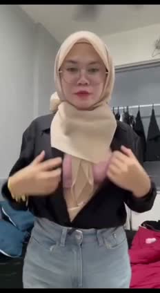 Bokep Indo main di toilet umum