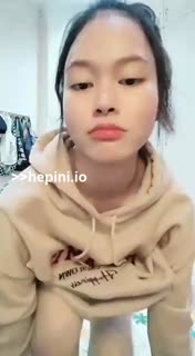 Bokep Indo VID 541 gagahi pacar di kebun