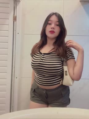 Bokep Indo Crotch Insight Lidya Semangka remas toket di kamar mandi nikmat banget