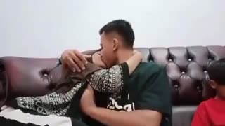 Bokep Indo Di ruang tamu ada adek sikat aja
