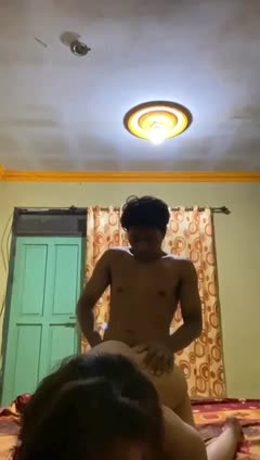 Bokep Indo Video gagahi pacar di kamar kos sampai keluar