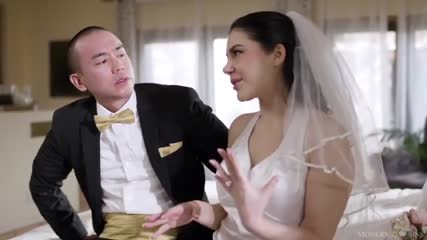 Bokep Indo Anal Envy Bride ngewe di toilet umum bikin sange
