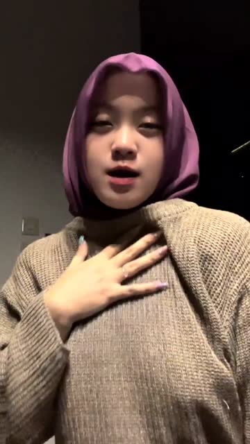 Bokep Indo gagahi pacar di kebun full video