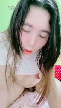 Tante ernie omekbdi kamar servis om di rumah kosong