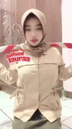 Live Show Talent Laura New – doggy di kebun full video