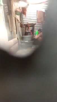 Bokep Indo Ngtip istri tetangga mandi anaknya manggil