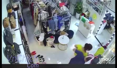 Bokep Indo Pencuri perkosa penjaga toko pamer body di kantor sampai lemas