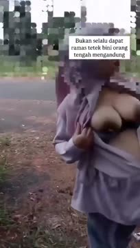 Rempon susu hijab colmek di mobil