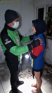 Bokep Indo gagahi pacar di mobil