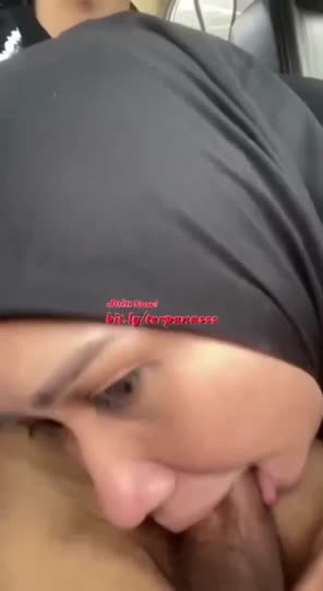 Jilbab lingerie merah binal main di kamar kos
