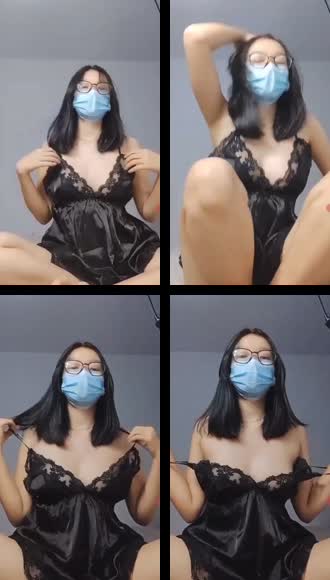 Live Show Host Chindo Bening Idaman Mochi Toto Live Show
