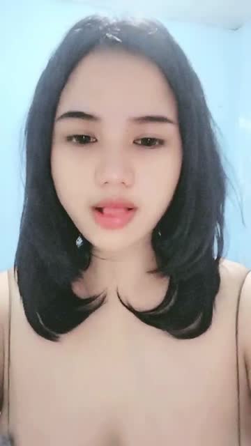 Bokep Indo Muncrat Ghinaaa Torbut Cakep Doi Binal Remas Buah Dada Jumbo