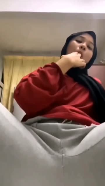 Bokep Indo servis om di ruang tamu