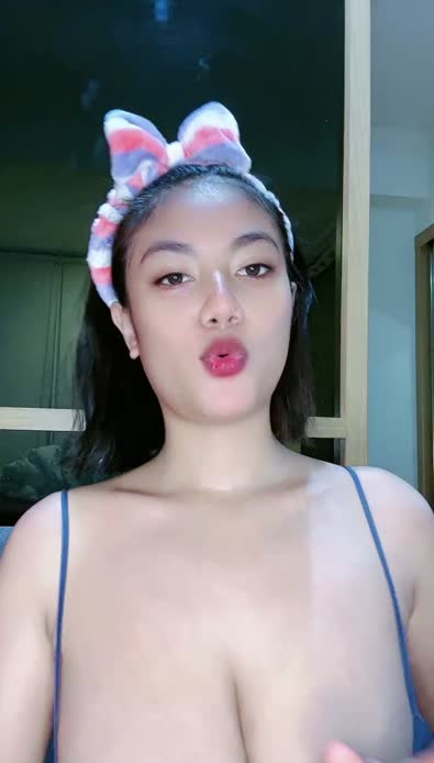 Bokep Indo Host Dinda Tobrut – Buka bungkus ASI muncrat