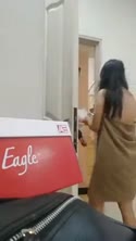 Bokep Indo 001 Tukang paket Siskae sange berat di kamar sendiri tanpa sensor