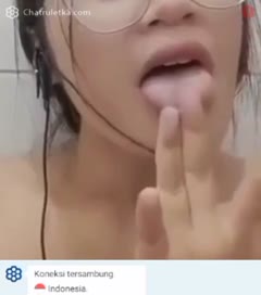 Bokep Indo VID 970 striptis di hotel sambil live