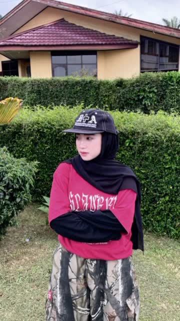 Bokep Indo Lauraa – buka baju di ruang tamu
