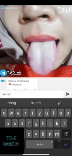 Bokep Indo Percakapan ome seru remas toket di kebun bikin sange